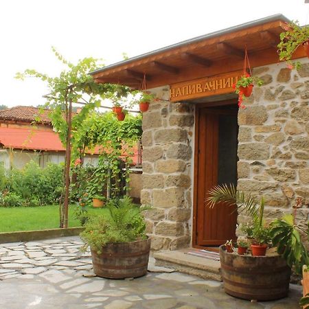 Стаи За Гости Диневи Kalofer Exterior photo