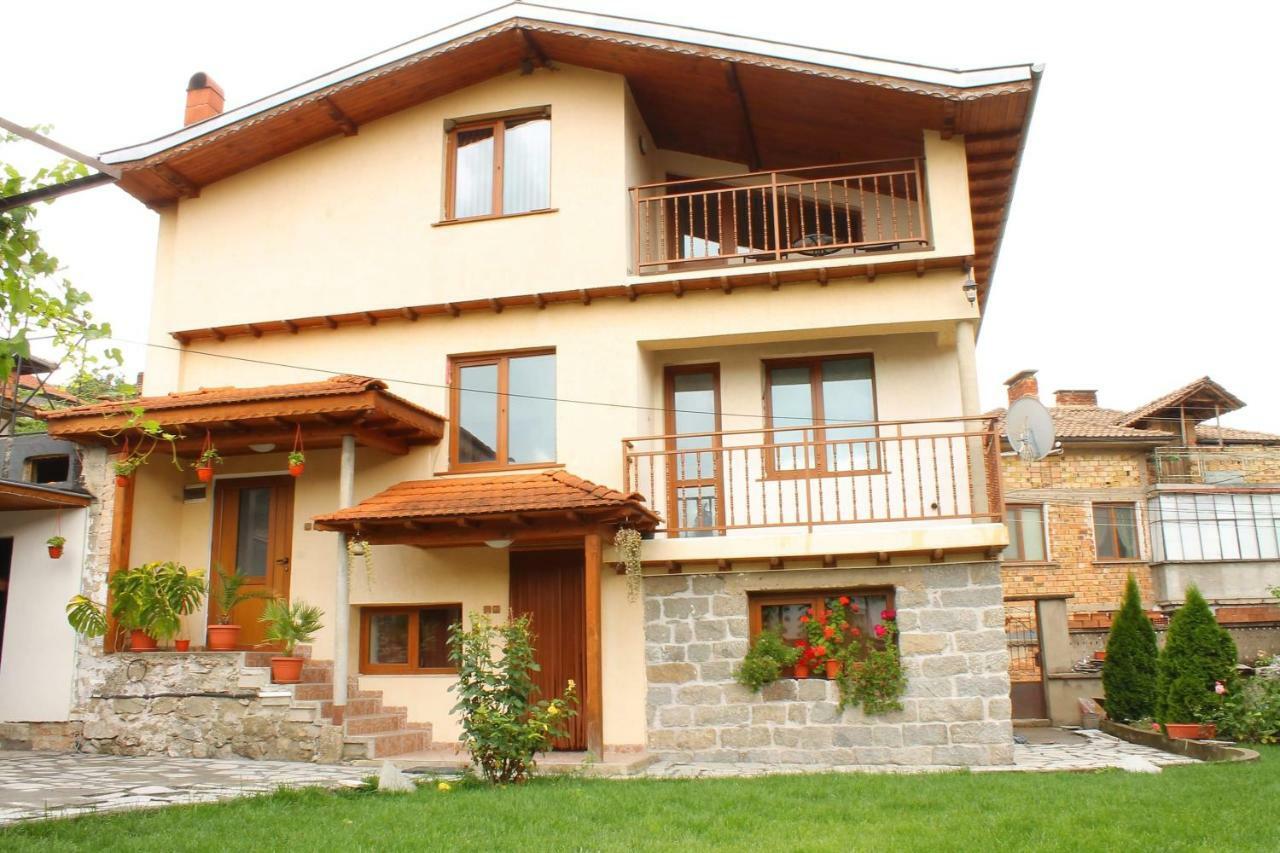 Стаи За Гости Диневи Kalofer Exterior photo
